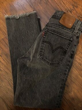 Levi’s wedgie straight jeans 24